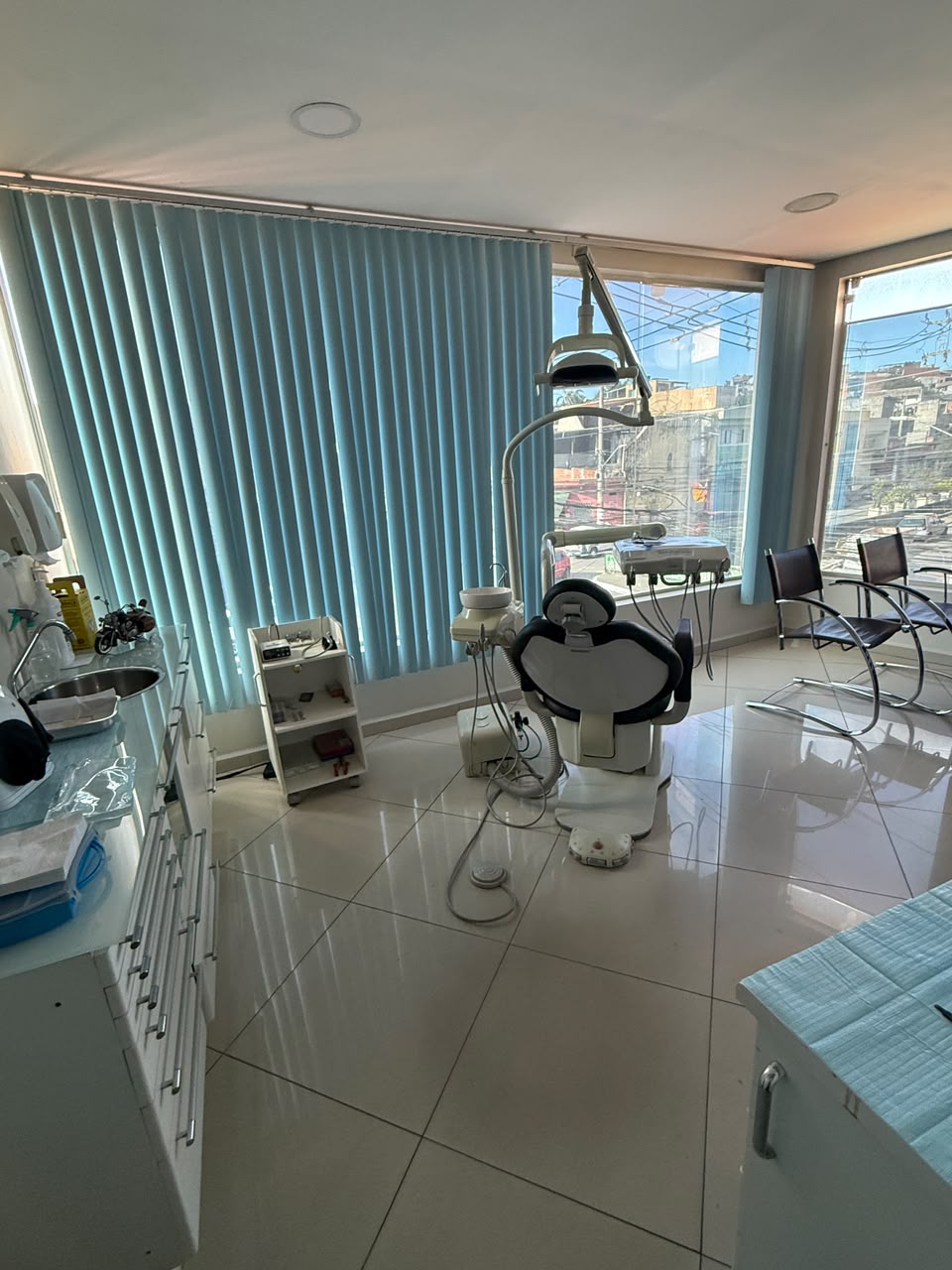 Consultório odontológico real da Clínica Loja Sorriso