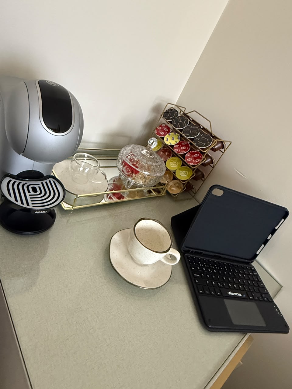 Espaço de acolhimento com café